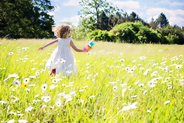 Balancing Screen Time and Outdoor Play